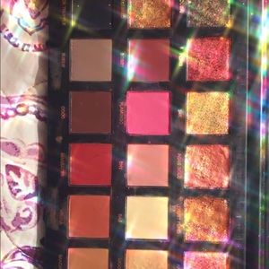 HUDA BEAUTY ROSE GOLD LIMITED EDITION